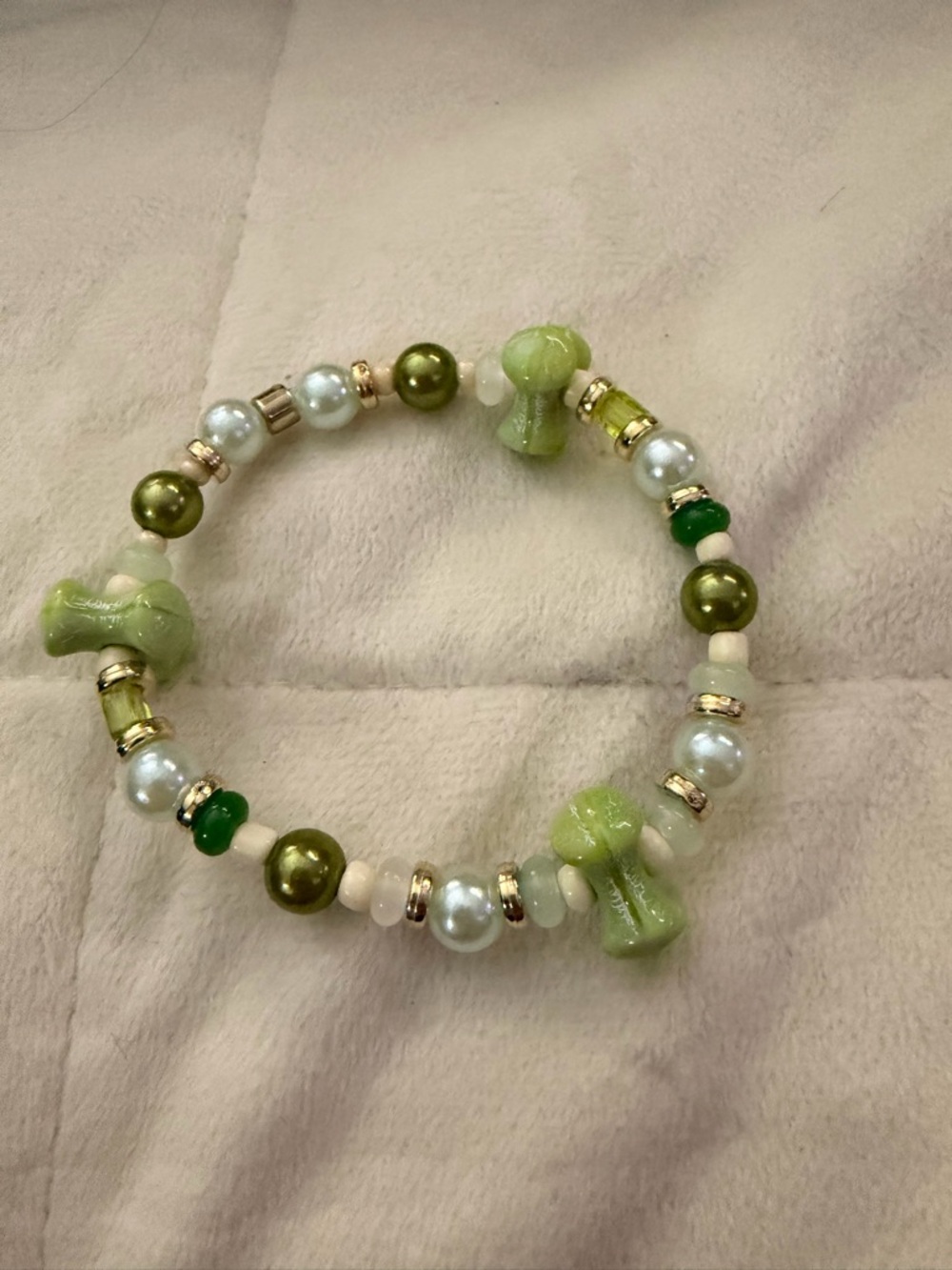 Green Pearl & Glass Bead Stretch Bracelet